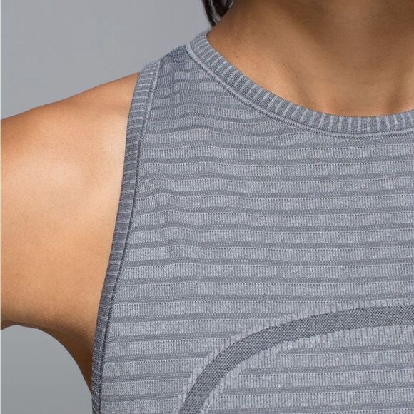 Lululemon Run: Swiftly Tech High-Neck Racerback Tank Top - Stripe Slate Size 4-6 - Picture 4 of 16